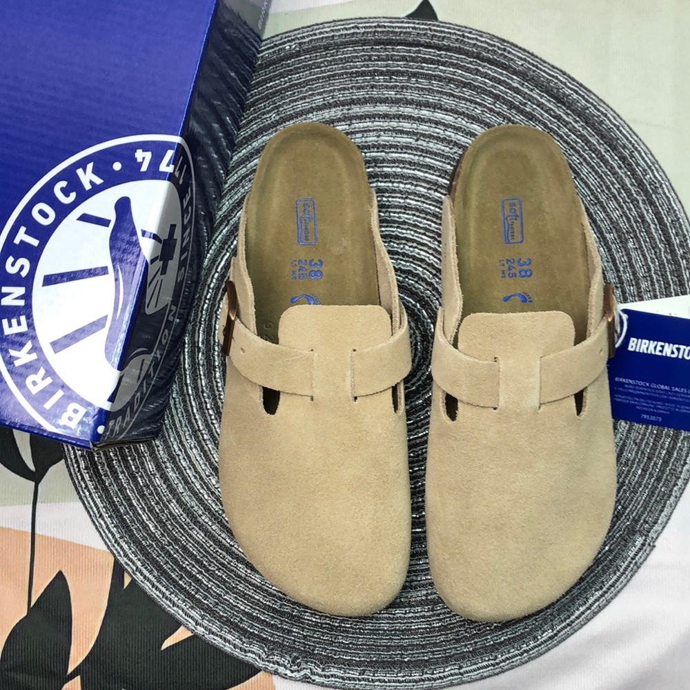 🎊FRESH🎊 NWT Women's Latte Cream Suede Birkenstock Boston Shoes - Narrow Fit